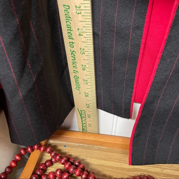 Vintage Kari’s Korner Vintage 80s Red & black Pinstriped Blazer attached top 22 - Picture 5 of 5